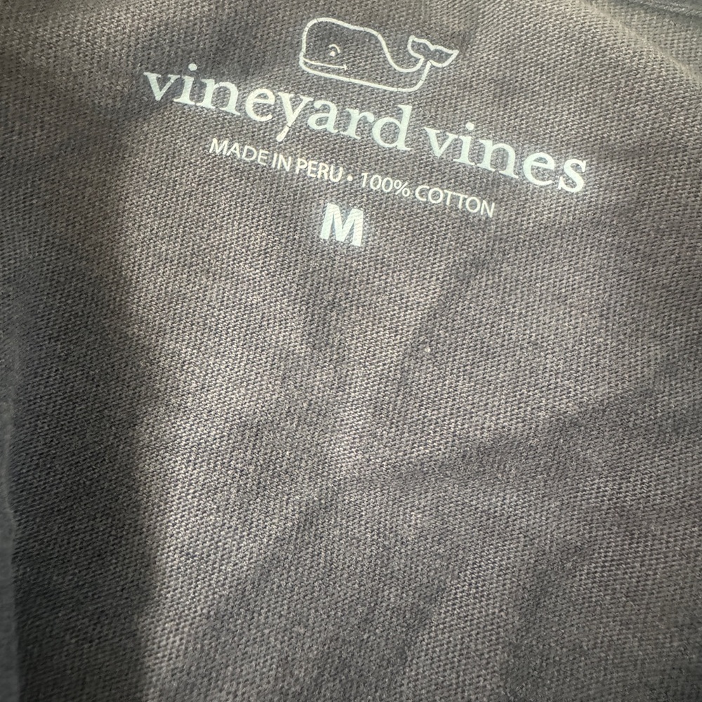 Vineyard Vines Long Sleeve Pocket T-Shirt Men’s Medium Blue Whale Logo Tee - Picture 3 of 3